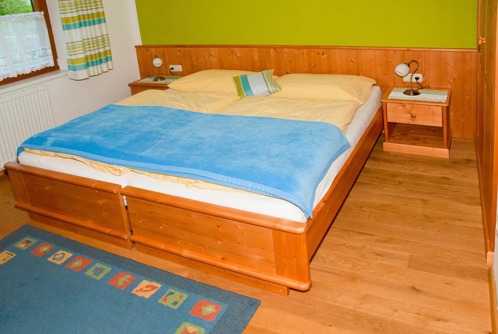 Privatzimmer Und Ferienwohnungen Gassner Admont Szoba fotó